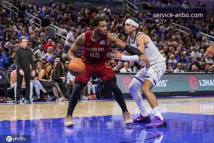 米切尔42分 vs 班凯罗36分:一场进攻盛宴背后的战术博弈